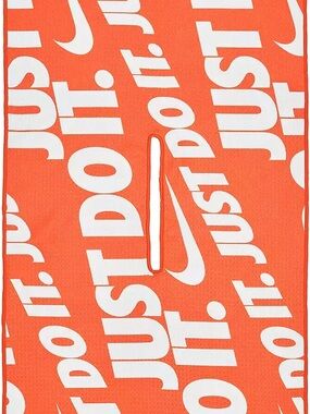 Nike Caddy Graphic Golf Towel